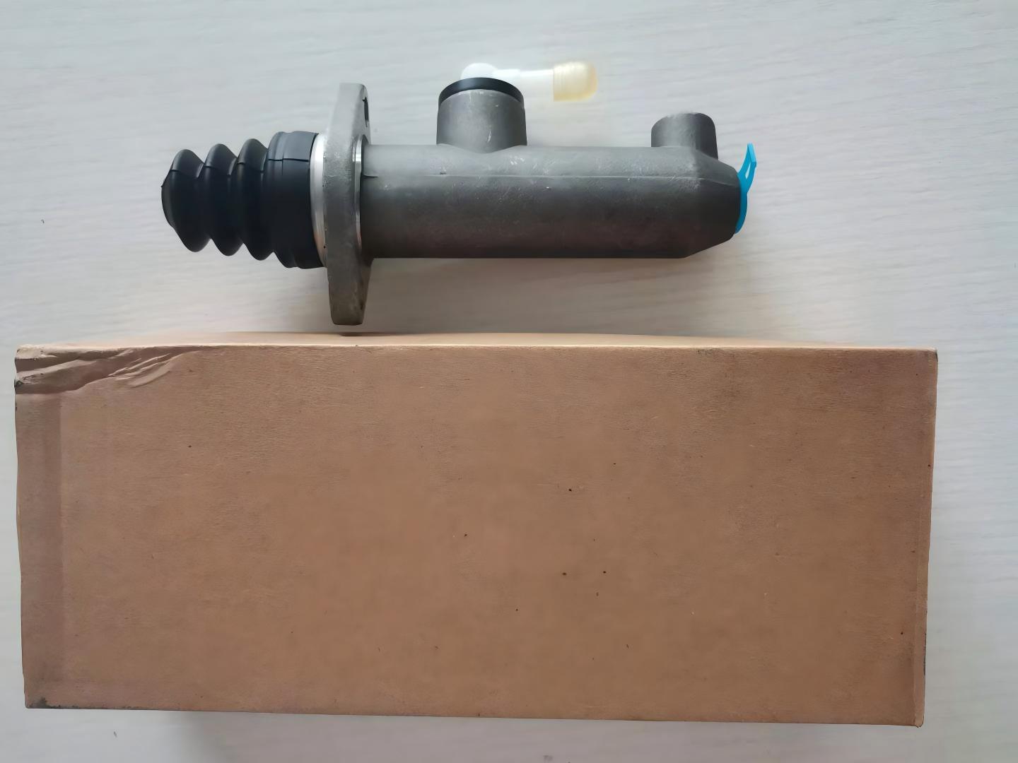 Zhongtong Bus Parts Clutch Master Slave Cylinder Bus Parts Clutch Cylinder for LCK6131D LCK6132D