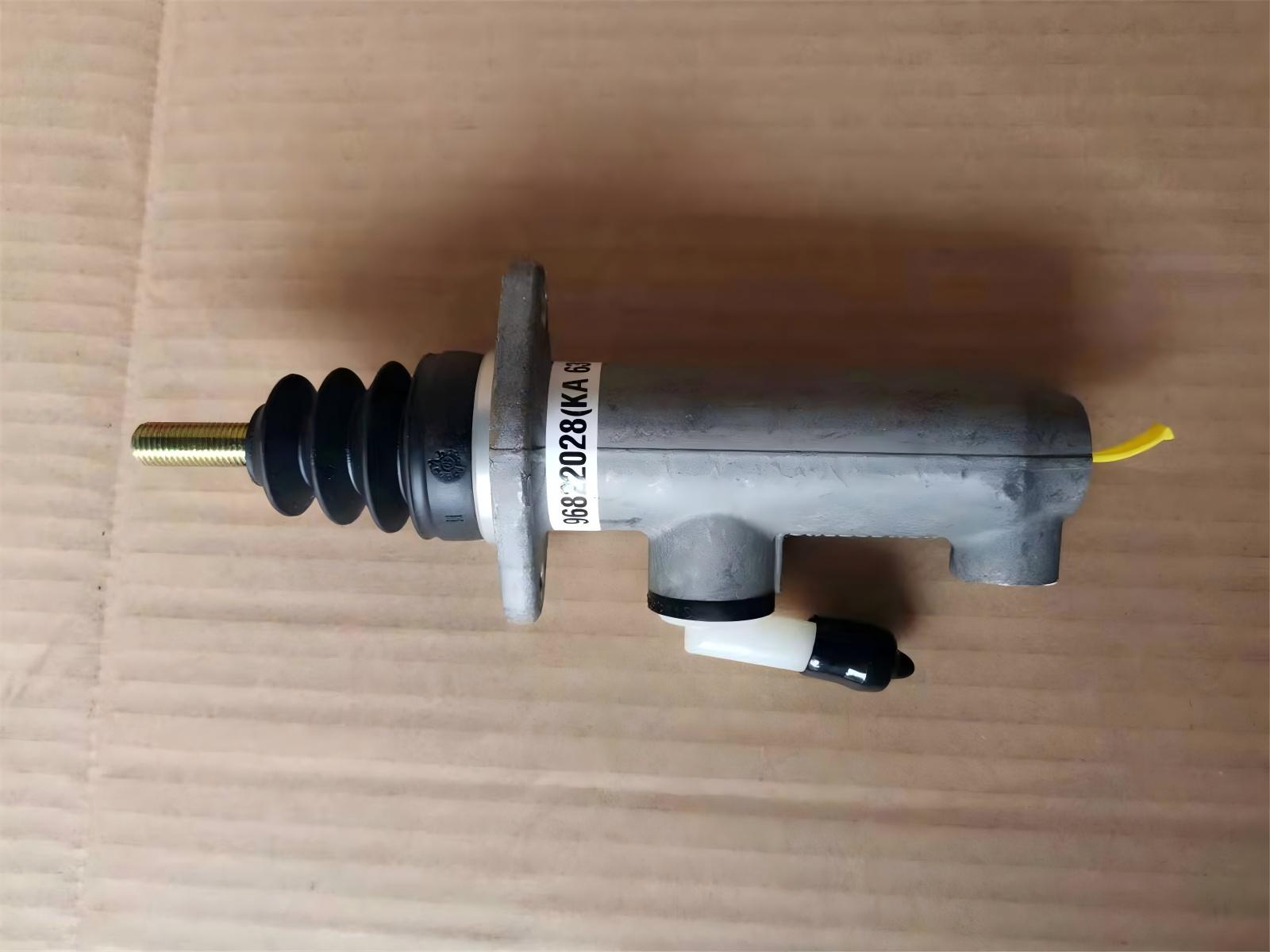 Zhongtong Bus Parts Clutch Master Slave Cylinder Bus Parts Clutch Cylinder for LCK6131D LCK6132D