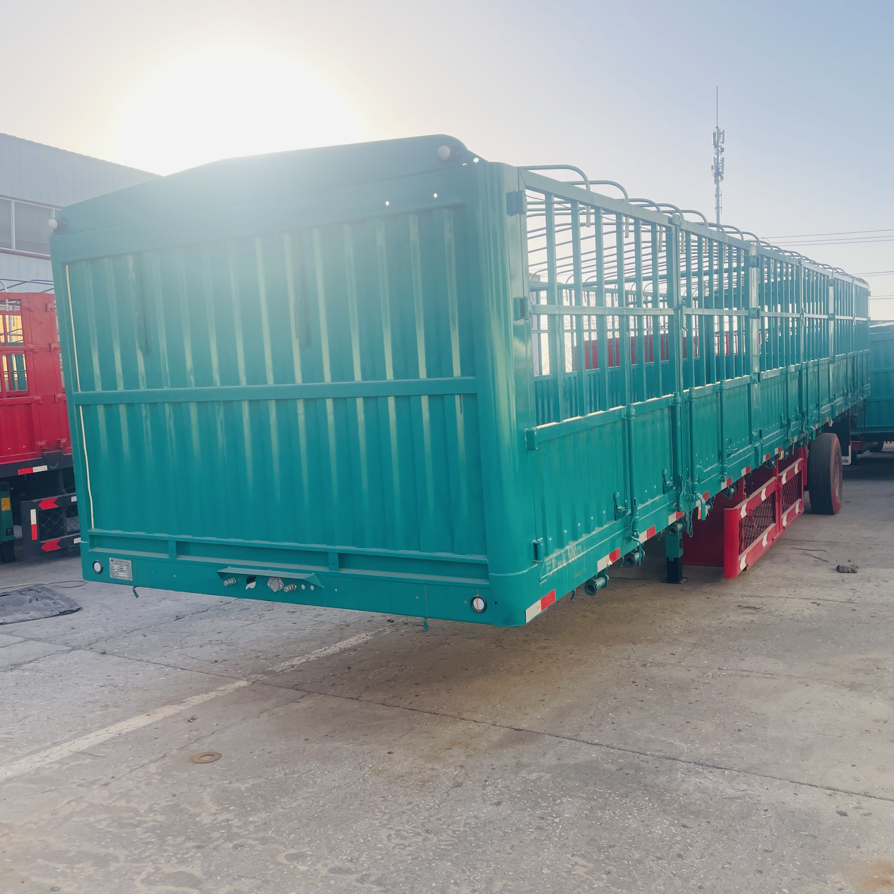 JINFENG 2/3 Axle 30-80T Steel Closed Pickup Side Wall Fence Semi Trailer Heavy Duty Landing Gear (Customized Color) for Sale