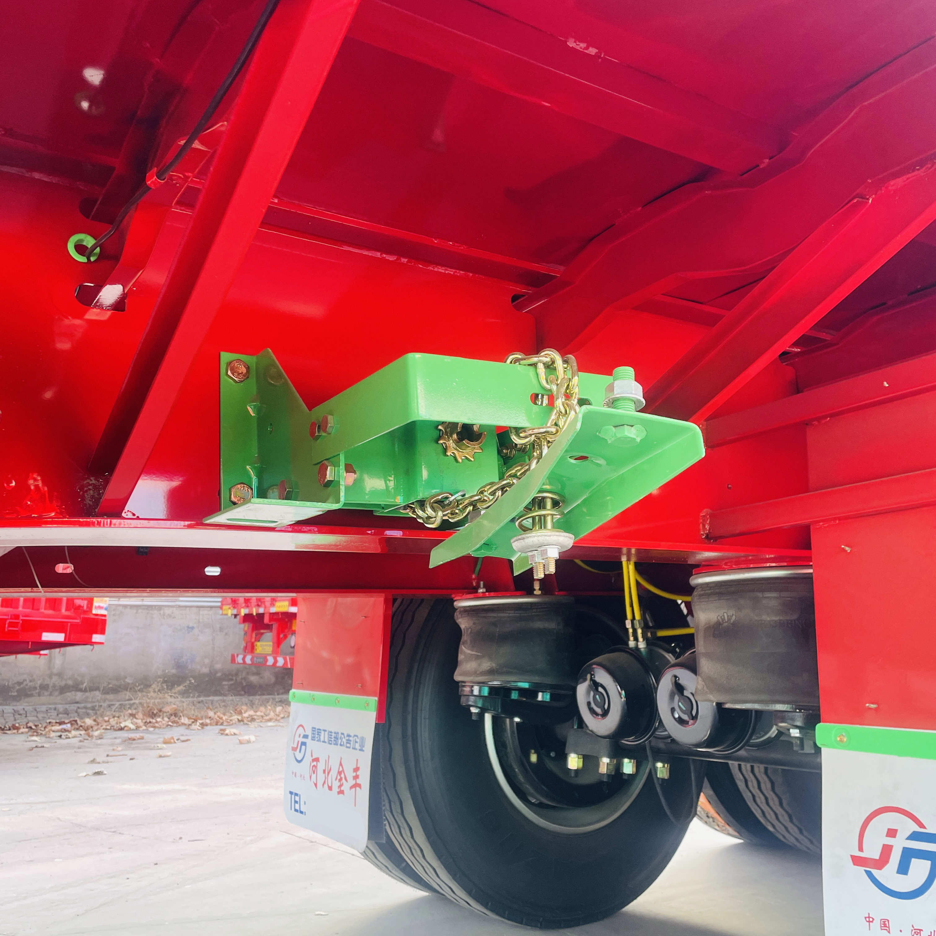 SPARE TIRE FIXING DEVICE