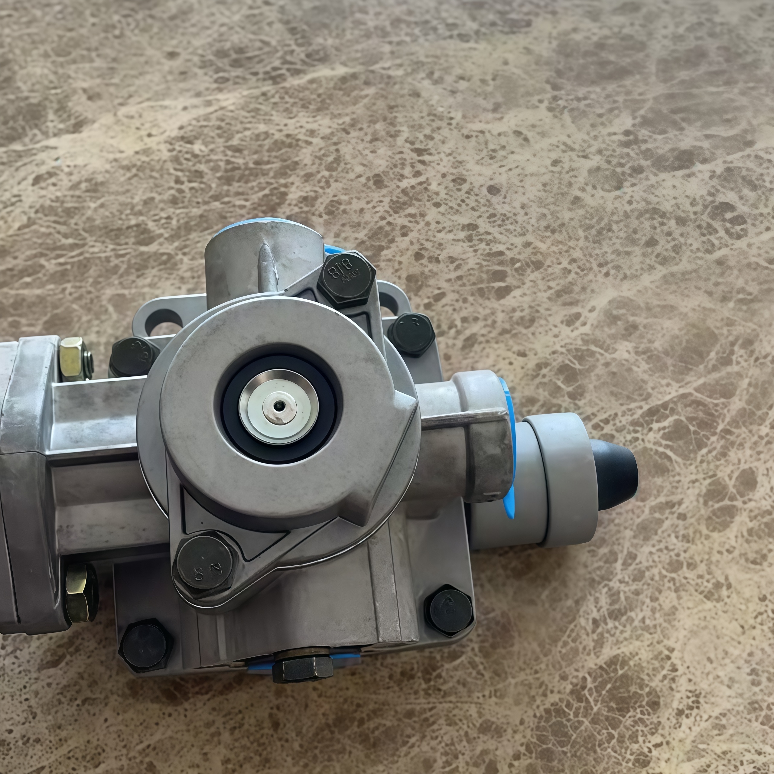 Wholesale Price High Quality Emergency Relay Valve Trailer Control Valve 9710021500 0830550 3570408 for Heavy Duty Truck Parts